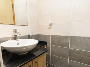 LUX - Marina Ocean View Suite 1