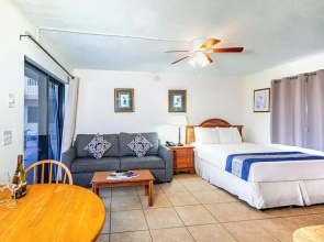 Emerald Seas Deerfield Beach Club