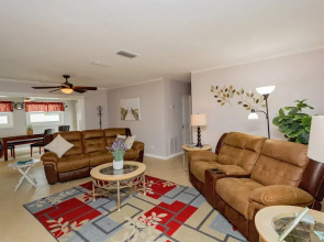 Bay Street Bungalow ~ Patio and Outdoor Play Area!