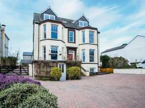 The Lanterns - 9 Bedroom - Sleeps 17 - Saundersfoot Village Centre