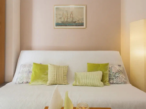 Central Apartment at Plaka 1 bed for 2 pers