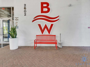 Spacious 2BR Condo Sleeps 6 Amazing Amenities