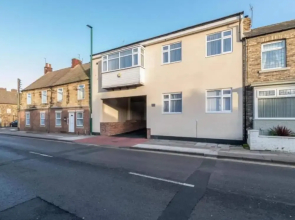 Jackson Court Apartment 2