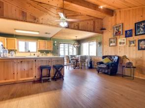 Rustic Pine Mtn Club Cabin w/ Beautiful View!