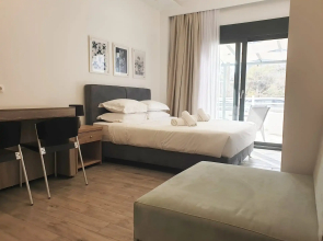 Eantos Studios and Suites