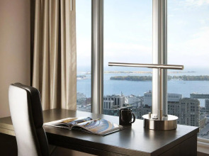 One King West Hotel & Residence