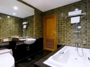 Отель Grande Centre Point Ploenchit