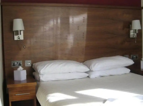 Wheatlands Lodge Hotel