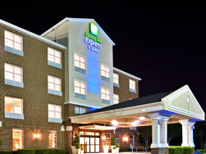 Holiday Inn & Suites Dallas-Addison by IHG