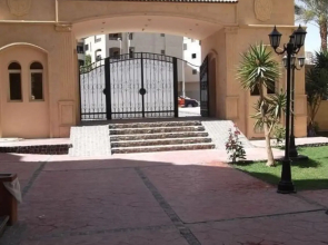 Pool View Apart At British Resort 252