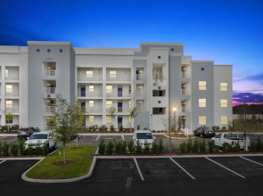 106 Apartment Storey Lake  44309 / 46929