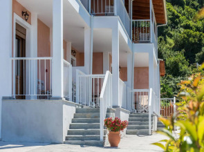 Sea View Village - Studios & Apartments