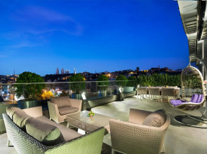 DoubleTree by Hilton Hotel Istanbul - Piyalepasa