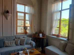 Kastro Apoikia Home
