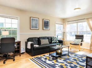 Cozy House 10min to Monuments DC by Cozysuites