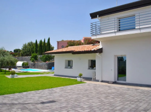 Villa Dedalisa by holidayngo