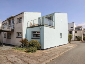 1 South Snowdon Wharf