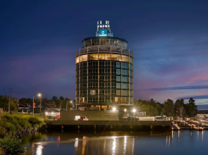 Clarion Lakeside Inn & Conference Centre