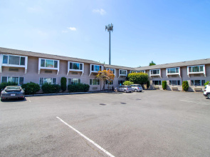 Red Lion Inn & Suites Vancouver