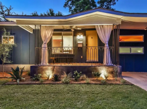 The Eastside Lodge Austin