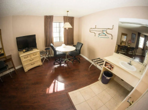 Hollywood La Brea Inn