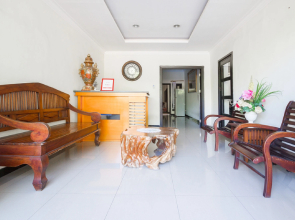 RedDoorz Syariah near Marvell City Mall 2