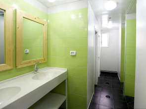 Little Tel-Aviv Hostel