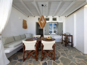 B4 Cycladic Home for 6 by the Beach
