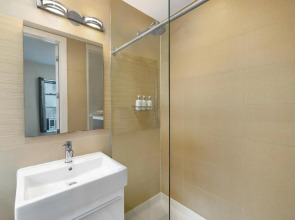 Hotel 27 by LuxUrban