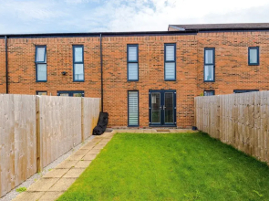 Luxury 2br in Salford, Slps 6, Wifi, Parking & ps5