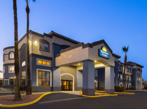 Days Inn & Suites by Wyndham Tucson/Marana