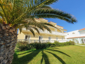 Sea View Studios & Apartments