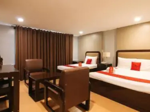 RedDoorz Plus Park-Lay Suites Kidapawan City