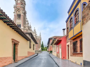 Chic 4BR Getaway in Vibrant La Candelaria