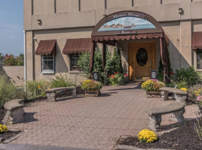 Ontario Place Hotel