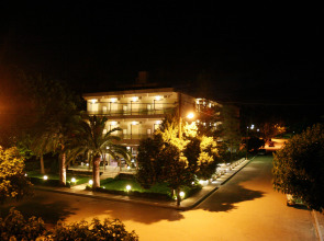 Alexakis Hotel & Spa