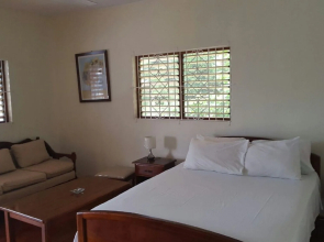 Pimento Studio Apartment