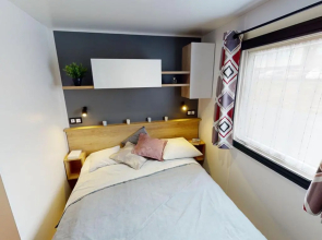 MH, 3 Ch, 43m2, climatisé, avec terrasse fermée de 18m2, super équipé, parc aquatique, draps, linge de maison inclus