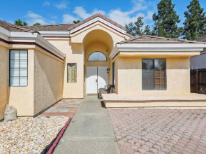 Charming Elk Grove Home - 15 Mi to Sacramento!