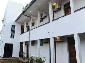Dons Beach Hotel