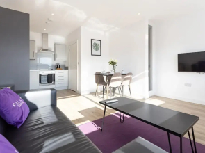 Modern, Stylish 1BR Apartment Nearby AO Arena