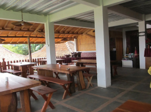 Lembur Incu Syariah Villa and Resto