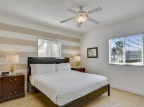 Beautiful 2/2 Bimini 2 Bedroom Condo