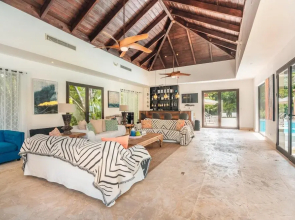 Mesmerizing Villa With Jacuzzi Maid in Cap Cana