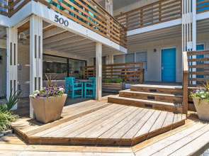 The Beach House Motel & Suites