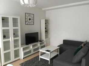 Modern 3 Beds In Convenient Location - Parking