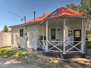 Charming Choteau Cottage: Ski & Fish Nearby!