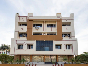 OYO 25042 Vikramaditya Hotel