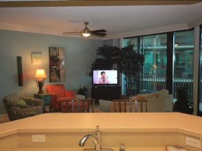 Phoenix On Bay II 2310