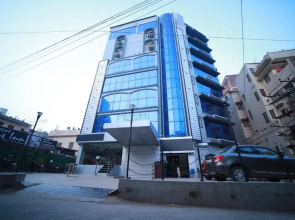 Click Hotel Capital House